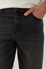 Loose Straight Leg Jeans