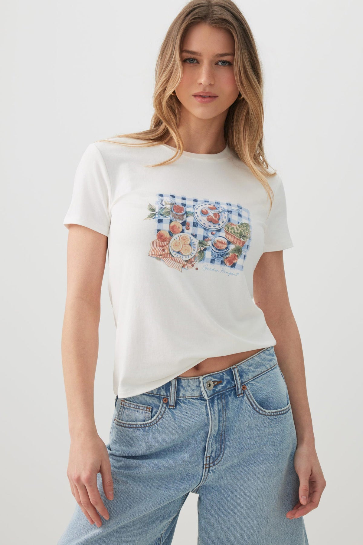 Fitted Graphic T-Shirt