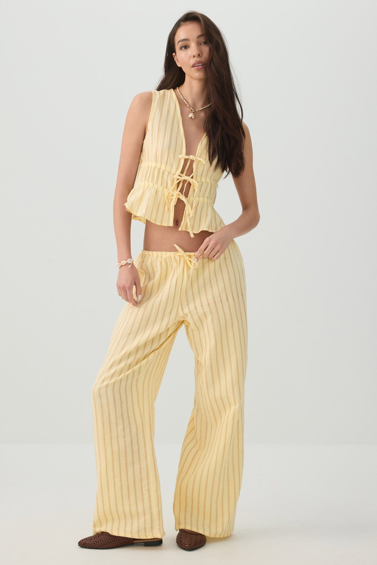Mid Rise Pull On Wide Leg Pant