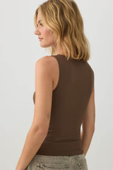 PURAFORMâ¢ Cropped Boat Neck Tank Top