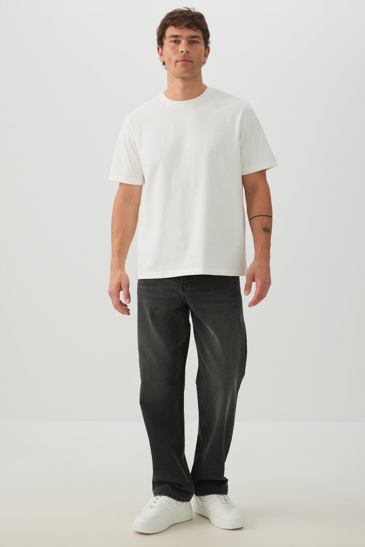 Loose Straight Leg Jeans
